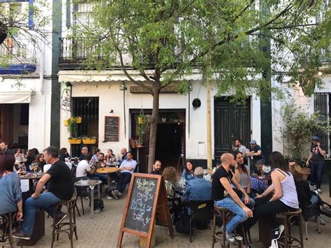 gays sevilla|5 Pubs de ambiente gay en Sevilla